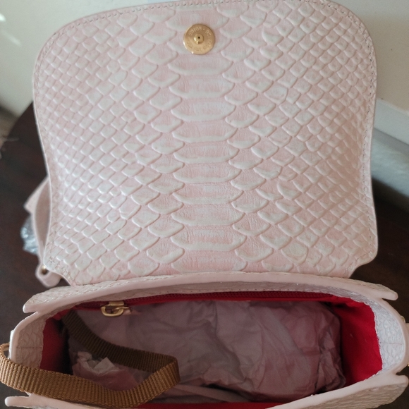 ⭐Last one⭐ Dooney & Bourke saddle flap crossbody - Picture 4 of 9